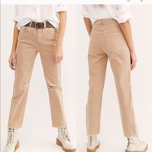 NWOT Free People Dakota Straight Leg Jean in Cafe